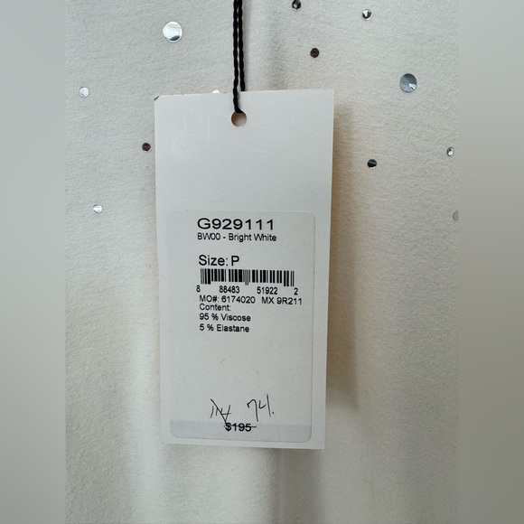 NWT SoCa by St John v-neck t-shirt with sequins Size P - Picture 4 of 8